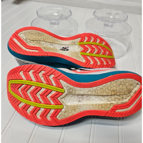 Women's Brooks Saucony Endorphin Speed Running Shoes Size 9 White and aqua - Picture 4 of 5